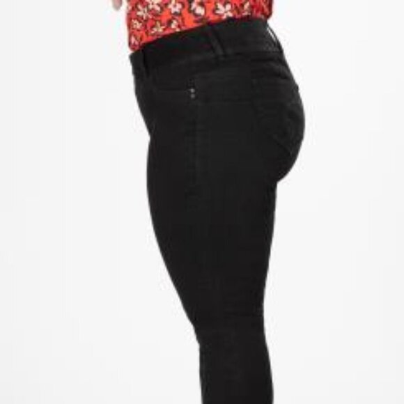 Royalty for me black Wannabettabutt jeans - Picture 4 of 13